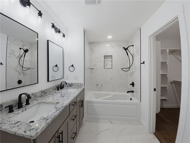 15 Kirkwall Place, Bella Vista, AR 72715