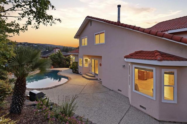 16 Bennett Road, Redwood City, CA 94062