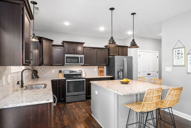 1607 Ellie Piper Cir, Clarksville, TN 37043