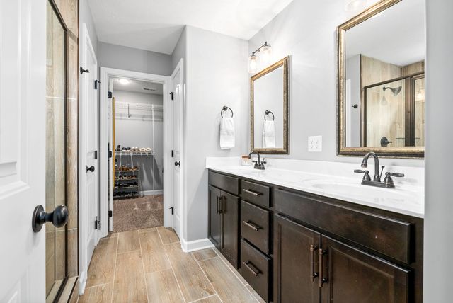 1607 Ellie Piper Cir, Clarksville, TN 37043