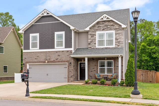 1607 Ellie Piper Cir, Clarksville, TN 37043