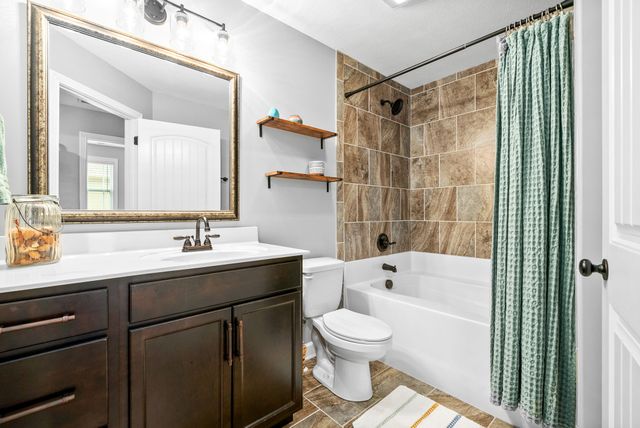 1607 Ellie Piper Cir, Clarksville, TN 37043