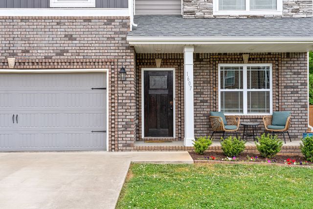 1607 Ellie Piper Cir, Clarksville, TN 37043