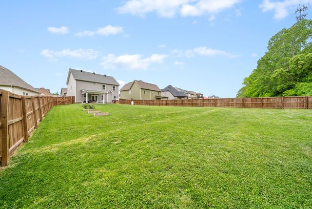 1607 Ellie Piper Cir, Clarksville, TN 37043