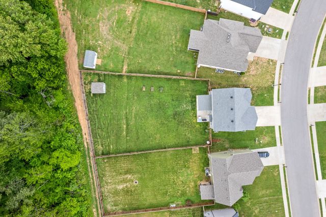 1607 Ellie Piper Cir, Clarksville, TN 37043