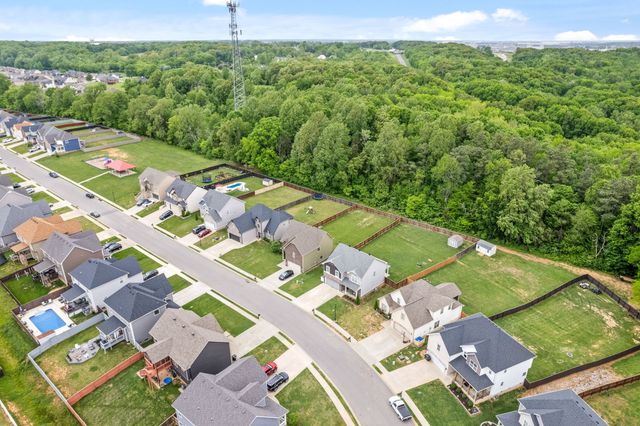 1607 Ellie Piper Cir, Clarksville, TN 37043