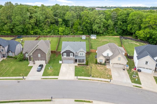 1607 Ellie Piper Cir, Clarksville, TN 37043