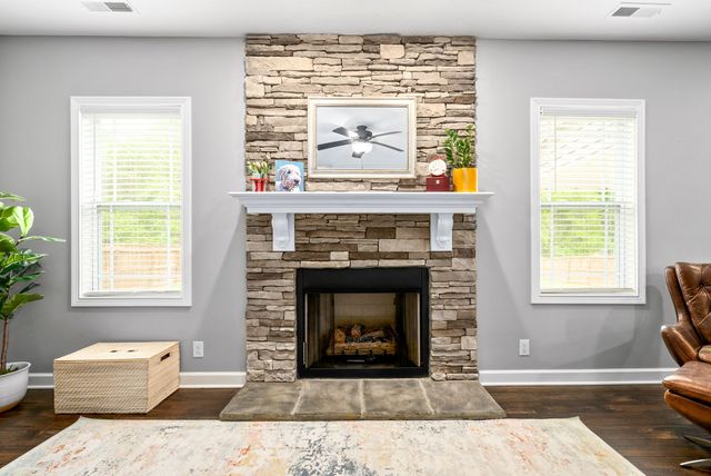 1607 Ellie Piper Cir, Clarksville, TN 37043