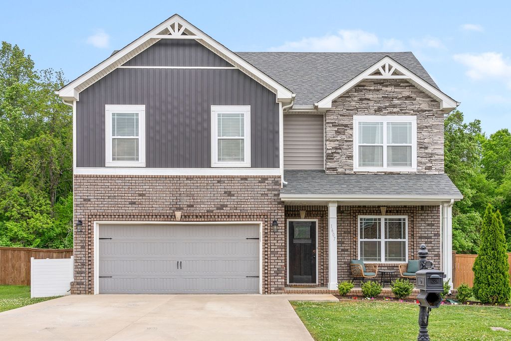 1607 Ellie Piper Cir, Clarksville, TN 37043