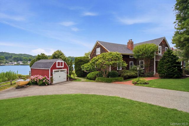 33 Prospect Road, Centerport, NY 11721