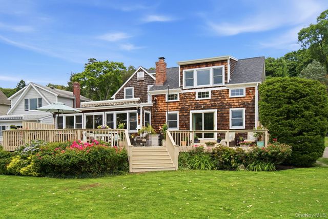 33 Prospect Road, Centerport, NY 11721