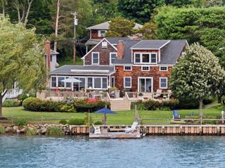 33 Prospect Road, Centerport, NY 11721