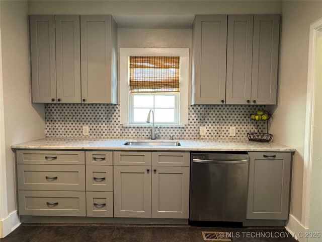 1856 E 17th Street, Tulsa, OK 74104