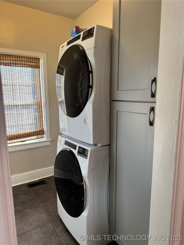 1856 E 17th Street, Tulsa, OK 74104