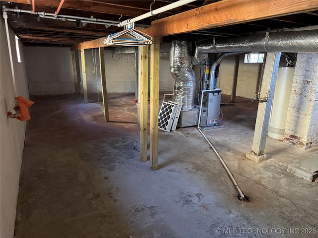 1856 E 17th Street, Tulsa, OK 74104