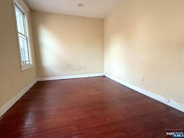 66 Scheerer, Newark, NJ 07112