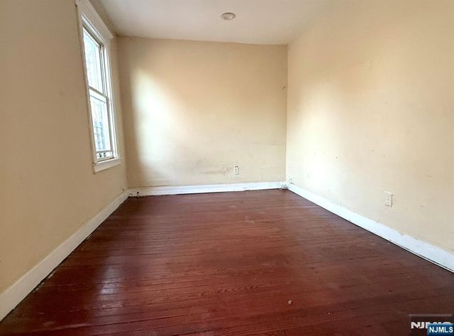 66 Scheerer, Newark, NJ 07112