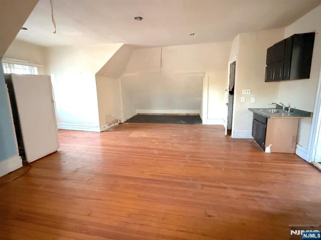 66 Scheerer, Newark, NJ 07112