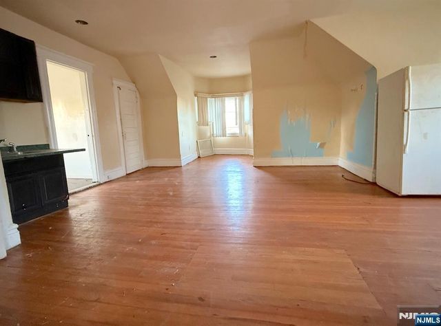 66 Scheerer, Newark, NJ 07112