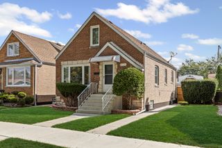 6039 S Kilbourn Avenue, Chicago, IL 60629
