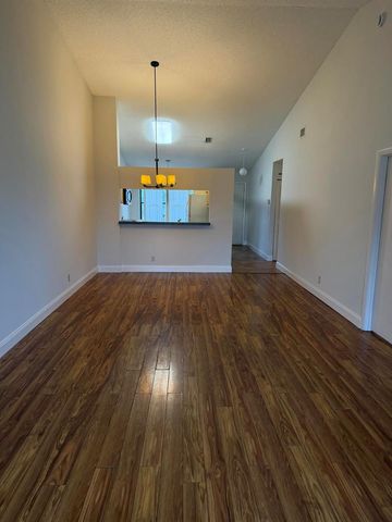 4715 Lucerne Lakes Boulevard E 205, Lake Worth, FL 33467