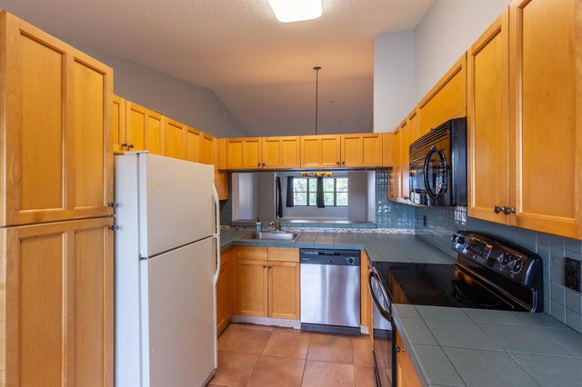 4715 Lucerne Lakes Boulevard E 205, Lake Worth, FL 33467