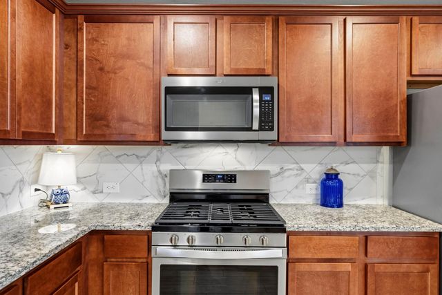 410 Thistle Thorn Drive, The Woodlands, TX 77382