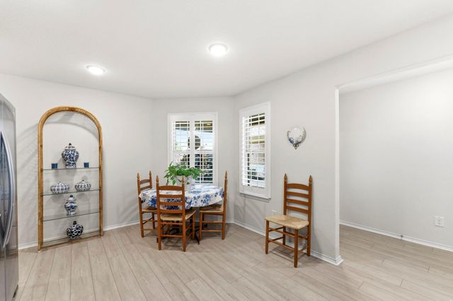 410 Thistle Thorn Drive, The Woodlands, TX 77382