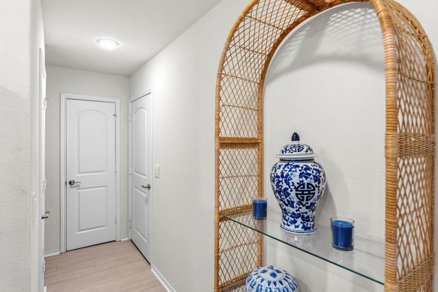 410 Thistle Thorn Drive, The Woodlands, TX 77382