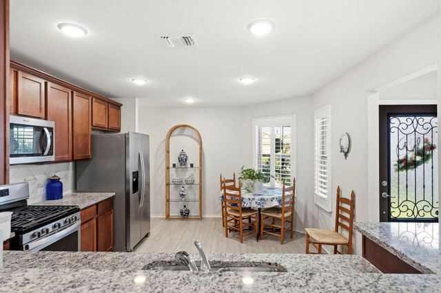 410 Thistle Thorn Drive, The Woodlands, TX 77382