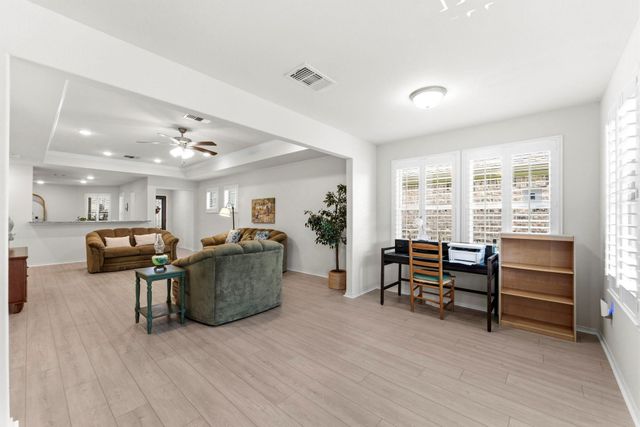 410 Thistle Thorn Drive, The Woodlands, TX 77382
