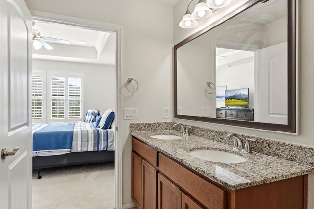 410 Thistle Thorn Drive, The Woodlands, TX 77382