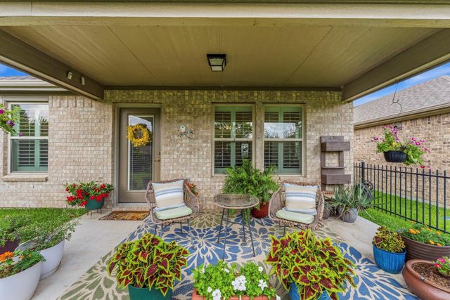410 Thistle Thorn Drive, The Woodlands, TX 77382