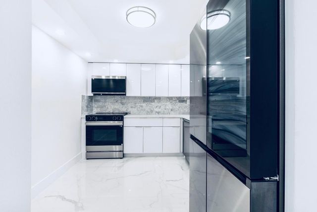 600 Parkview Drive 718, Hallandale Beach, FL 33009