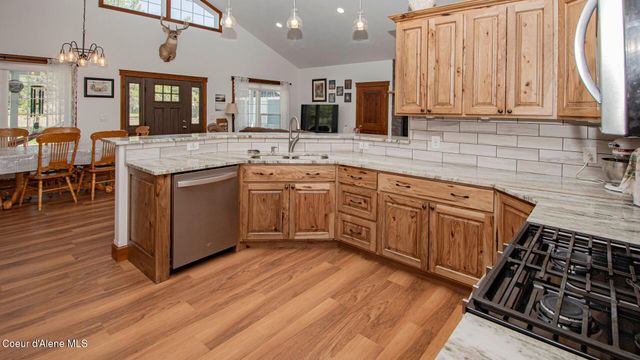 688 Champs Rd, Bonners Ferry, ID 83805