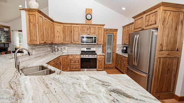688 Champs Rd, Bonners Ferry, ID 83805