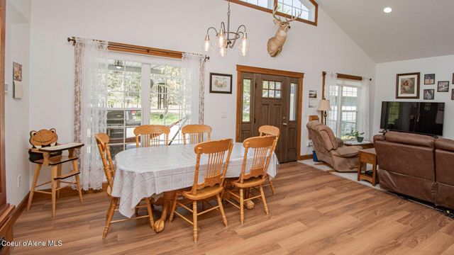 688 Champs Rd, Bonners Ferry, ID 83805