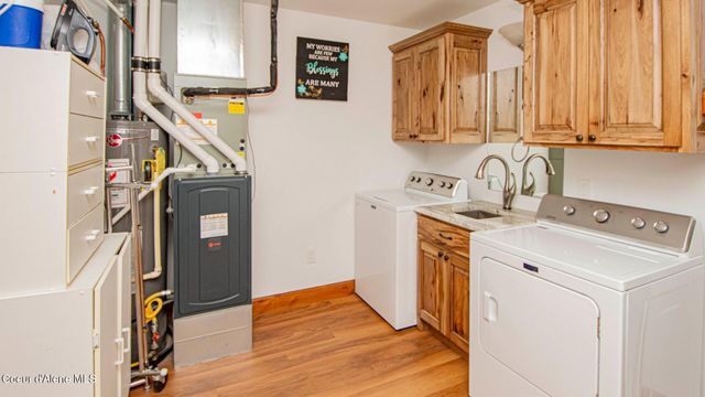688 Champs Rd, Bonners Ferry, ID 83805