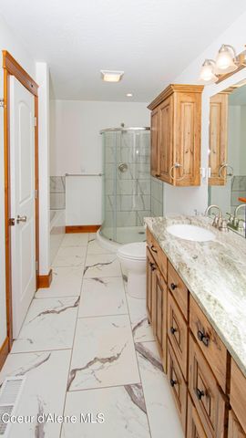 688 Champs Rd, Bonners Ferry, ID 83805