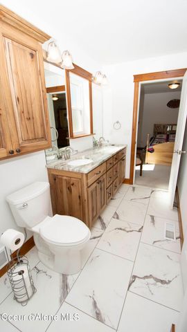 688 Champs Rd, Bonners Ferry, ID 83805