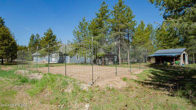 688 Champs Rd, Bonners Ferry, ID 83805
