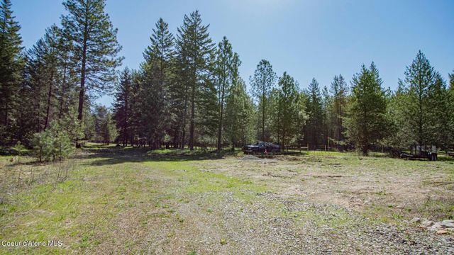 688 Champs Rd, Bonners Ferry, ID 83805