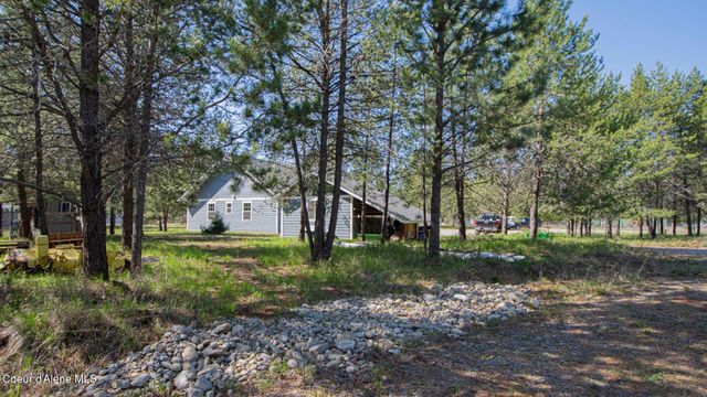 688 Champs Rd, Bonners Ferry, ID 83805