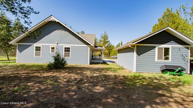 688 Champs Rd, Bonners Ferry, ID 83805