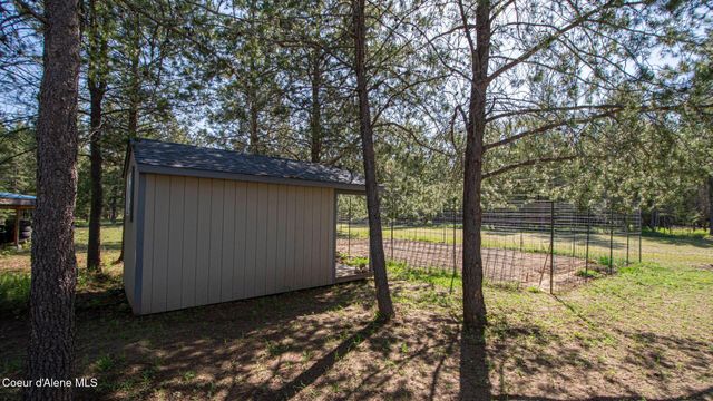 688 Champs Rd, Bonners Ferry, ID 83805
