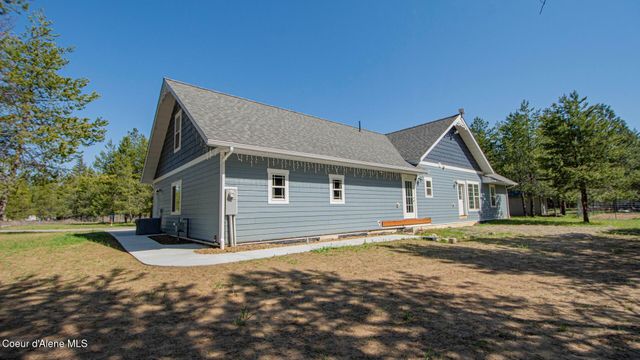 688 Champs Rd, Bonners Ferry, ID 83805