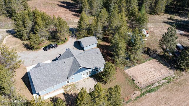 688 Champs Rd, Bonners Ferry, ID 83805
