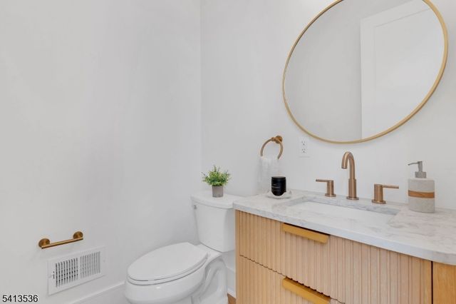 34 Townsend Dr, Florham Park Boro, NJ 07932