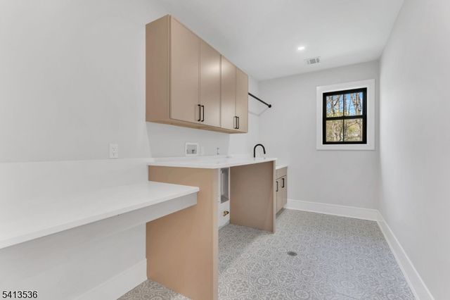 34 Townsend Dr, Florham Park Boro, NJ 07932