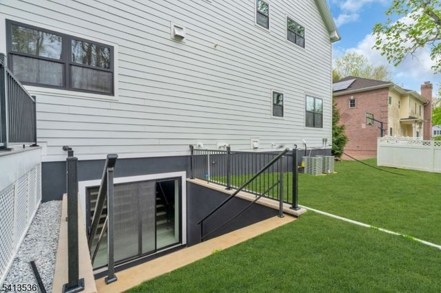 34 Townsend Dr, Florham Park Boro, NJ 07932